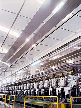 Exploitation de panneaux rayonnants de plafond Arbonia (hall industriel)